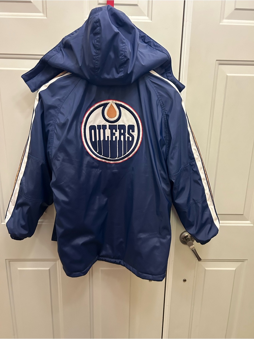 UNISEX: Vintage Reversable NHL Navy Hooded Edmonton Oilers Logo Winter Jacket